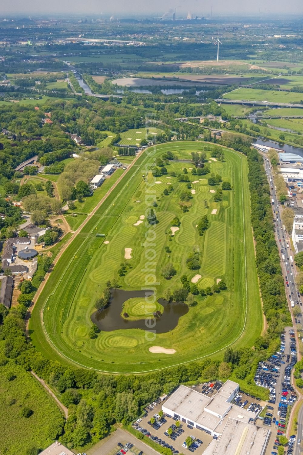 Mülheim an der Ruhr from above - Grounds of the Golf course at Golfclub Muelheim on Ruhr Raffelberg in Muelheim on the Ruhr at Ruhrgebiet in the state North Rhine-Westphalia, Germany