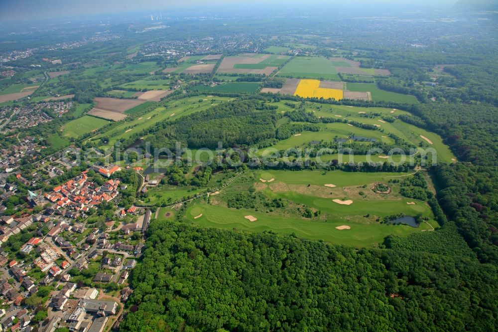 Aerial image Herten - View of the golf course of the golf club Schloss Westerholt e.V. in Herten in the state North Rhine-Westphalia