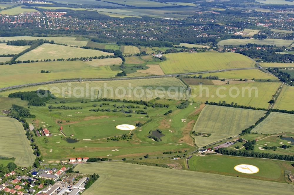 Aerial image Groß Kienitz - View the golf course Great Kienitz southeast of the airport BER Construction. Pictured are on the occasion of the Lufthansa Airlines media Cup placed logos