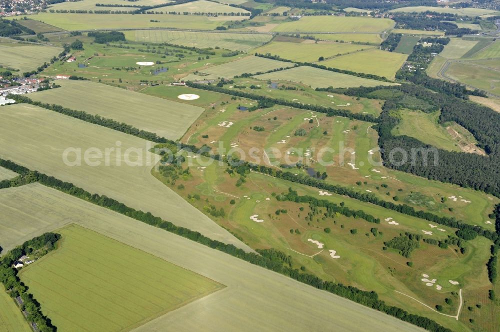 Groß Kienitz from above - View the golf course Great Kienitz southeast of the airport BER Construction. Pictured are on the occasion of the Lufthansa Airlines media Cup placed logos