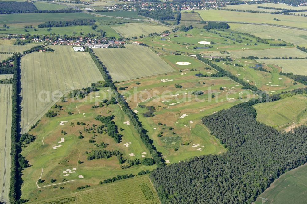 Groß Kienitz from above - View the golf course Great Kienitz southeast of the airport BER Construction. Pictured are on the occasion of the Lufthansa Airlines media Cup placed logos