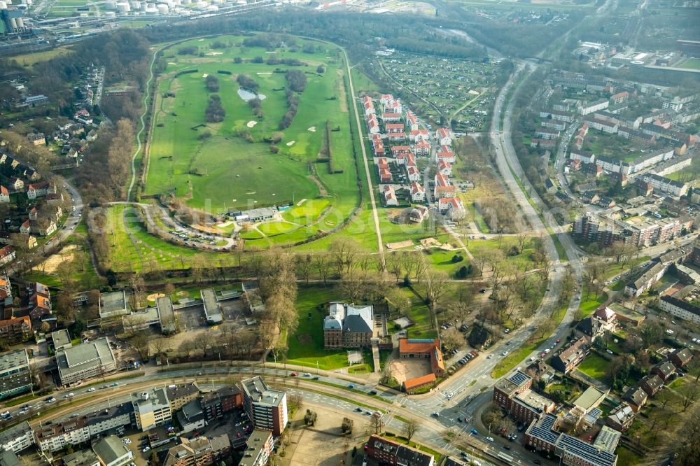 Aerial image Gelsenkirchen - Grounds of the Golf course at of GC Schloss Horst GmbH & Co. KG on Gelaenof of ehemaligen Galopprennbahn Horst in Gelsenkirchen in the state North Rhine-Westphalia, Germany