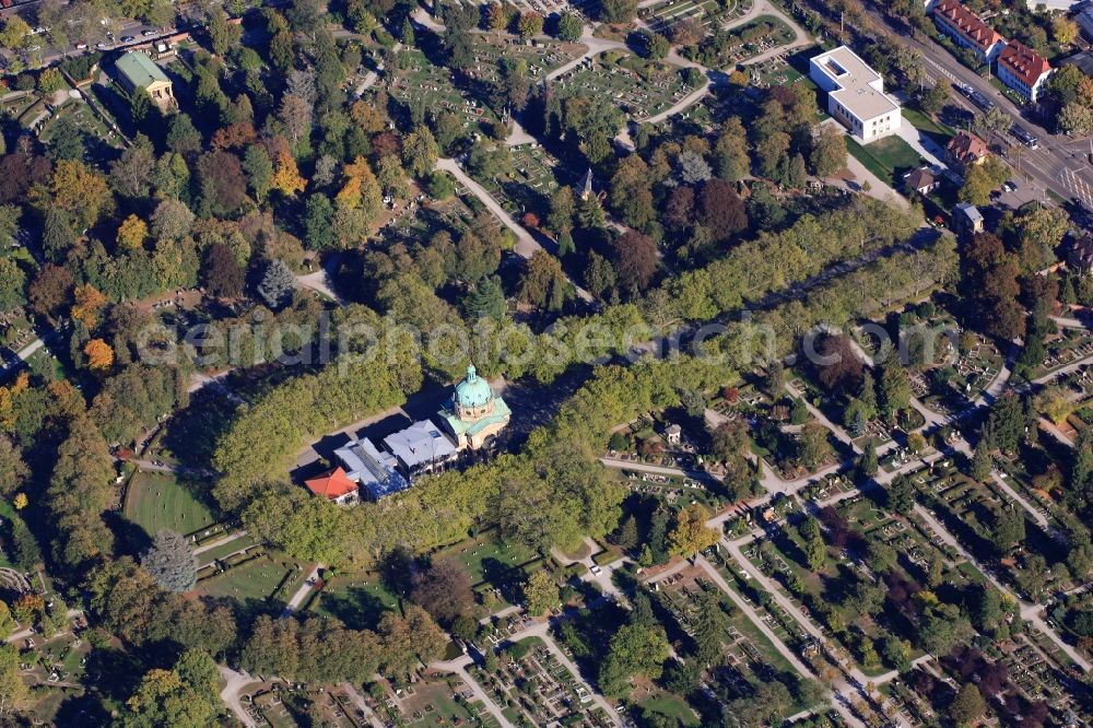 Aerial photograph Freiburg im Breisgau - Grave rows and trees with autumn colours around the consecration hall on the grounds of the cemetery in Freiburg im Breisgau in the state Baden-Wurttemberg, Germany