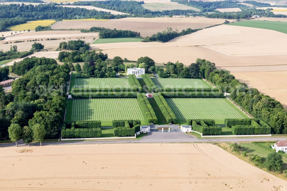 Thiaucourt-Regnieville from above - Grave rows on the grounds of the American Cemetery Saint Mihiel in Thiaucourt-Regnieville in Grand Est, France