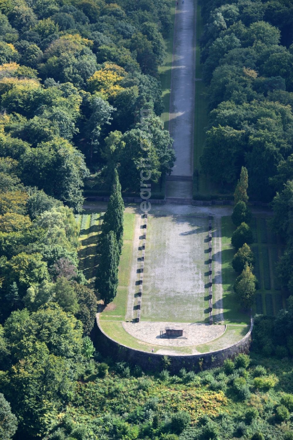 Heidelberg from the bird's eye view: Grave rows on the grounds of the cemetery in Heidelberg in the state Baden-Wuerttemberg