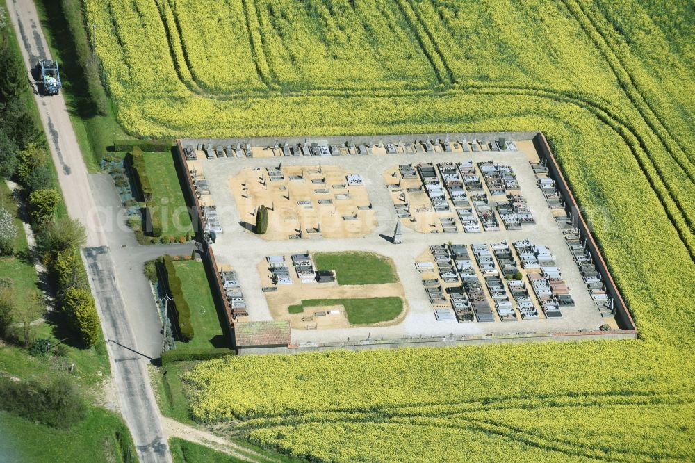 Aillant-sur-Milleron from above - Grave rows on the grounds of the cemetery in Aillant-sur-Milleron in Centre-Val de Loire, France