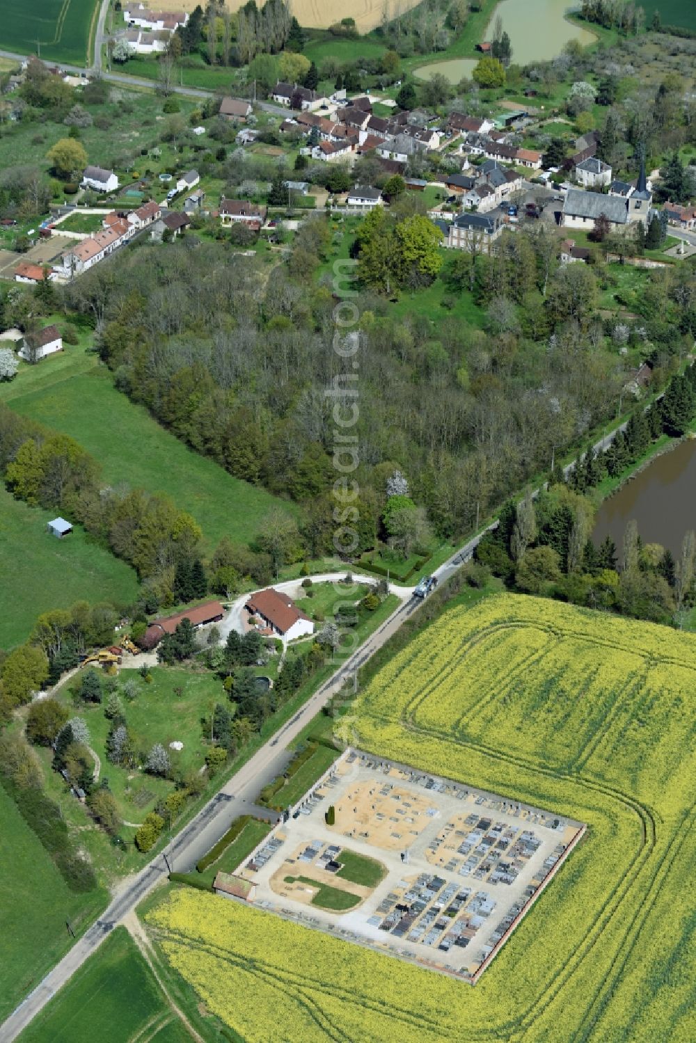 Aillant-sur-Milleron from above - Grave rows on the grounds of the cemetery in Aillant-sur-Milleron in Centre-Val de Loire, France