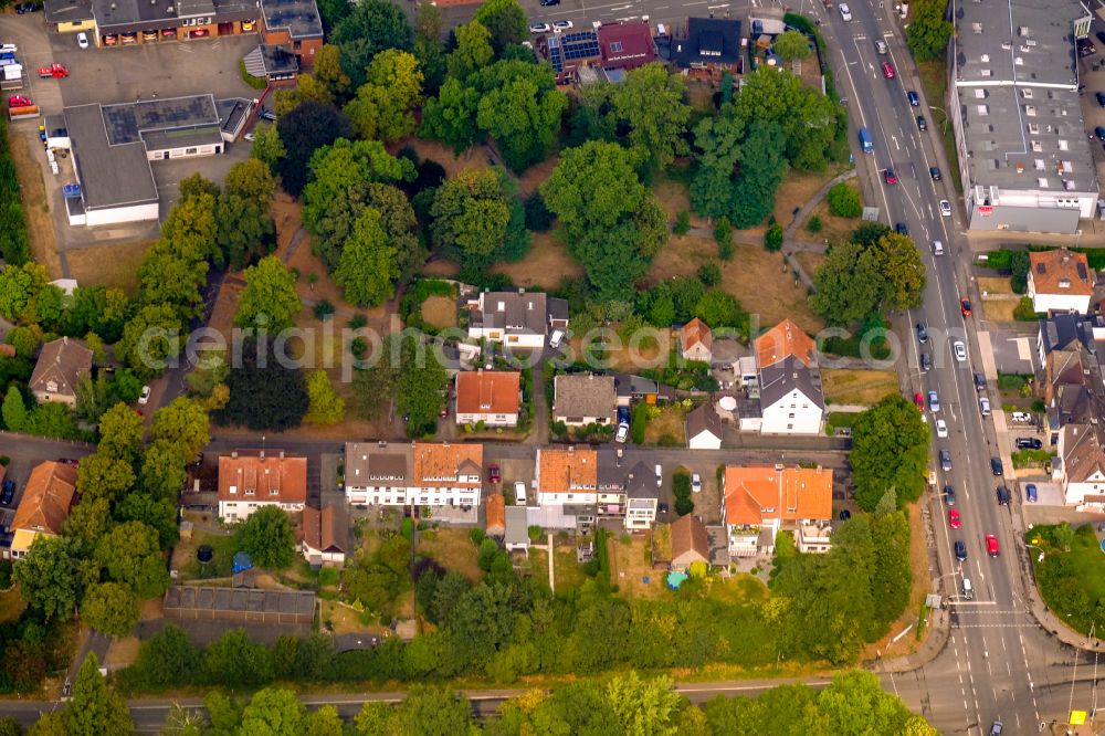 Waltrop from above - Grave rows on the grounds of the cemetery Alter juedischer Friedhof in Waltrop in the state North Rhine-Westphalia, Germany