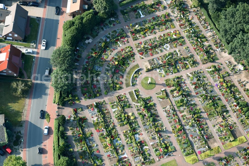 Bakum from the bird's eye view: Grave rows on the grounds of the cemetery in Bakum in the state Lower Saxony