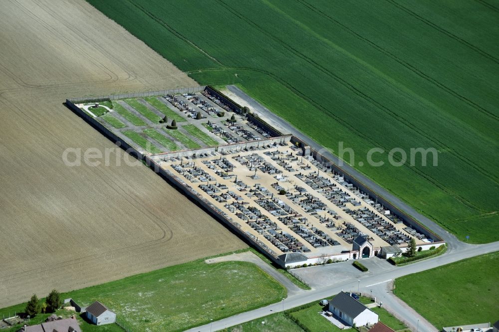 Corquilleroy from the bird's eye view: Grave rows on the grounds of the cemetery in Corquilleroy in Centre-Val de Loire, France