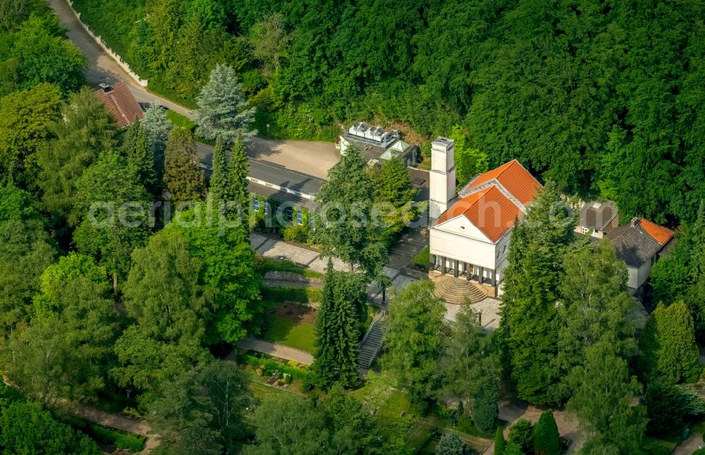 Aerial image Hagen - Grave rows on the grounds of the cemetery Delstern Am Berghang in Hagen in the state North Rhine-Westphalia, Germany