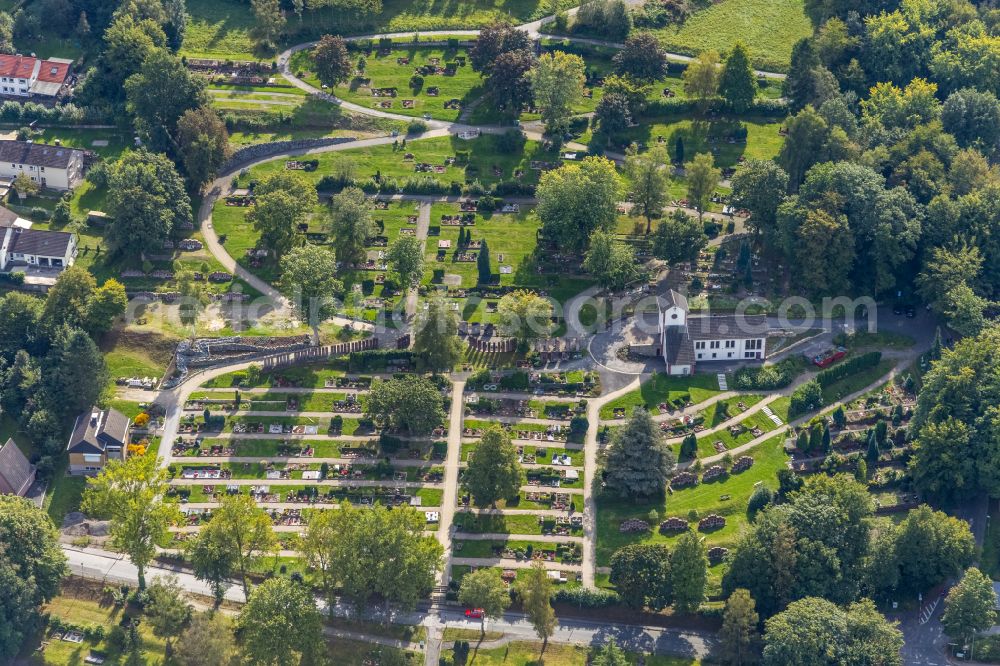 Aerial image Ennepetal - Grave rows on the grounds of the cemetery on the Wilhelmshoeher street in Ennepetal at Ruhrgebiet in the state North Rhine-Westphalia, Germany