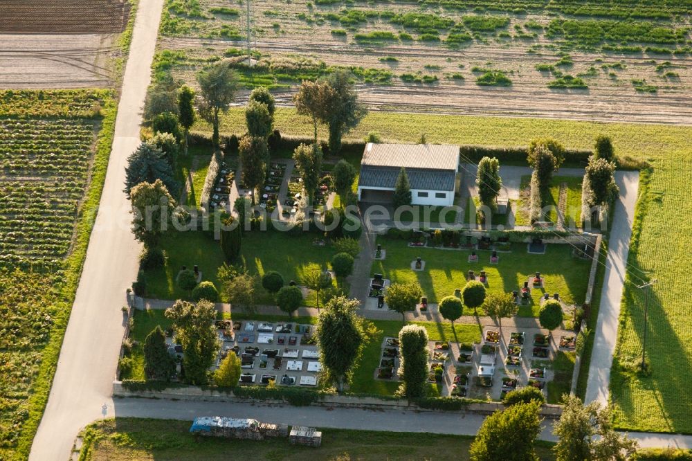 Erlenbach bei Kandel from the bird's eye view: Grave rows on the grounds of the cemetery in Erlenbach bei Kandel in the state Rhineland-Palatinate
