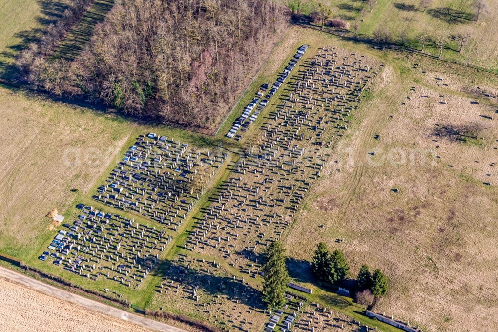 Ettendorf from above - Grave rows on the grounds of the cemetery in Ettendorf in Grand Est, France