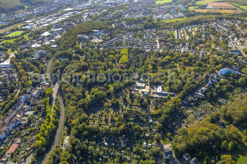 Aerial photograph Hagen - Grave rows on the grounds of the cemetery Evangelischer Friedhof Haspe in Haspe in the state North Rhine-Westphalia, Germany