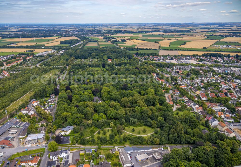 Soest from above - Grave rows on the grounds of the cemetery Friedhon street Nottebohmweg of Soest on street Nottebohmweg in Soest in the state North Rhine-Westphalia, Germany