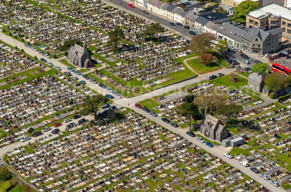 Aerial photograph Galway - Grave rows on the grounds of the cemetery in Galway, Ireland