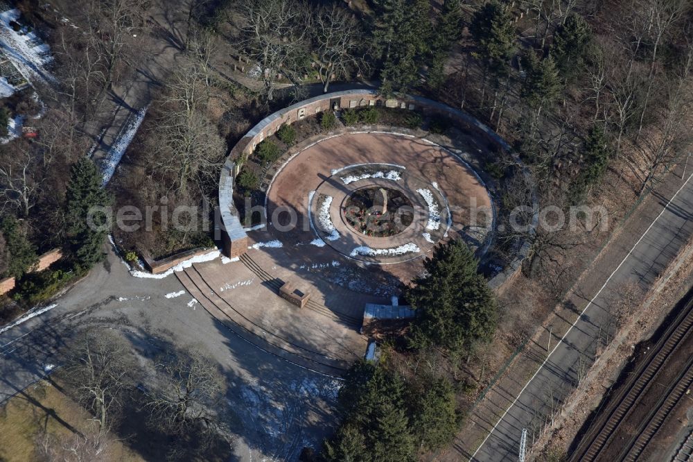 Aerial image Berlin - Grave rows on the grounds of the cemetery Gedenkstaette der Sozialisten Gudrunstrasse in the district Lichtenberg in Berlin