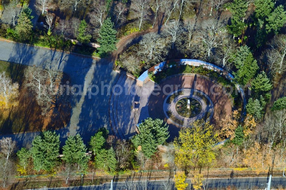 Berlin from above - Grave rows on the grounds of the cemetery Gedenkstaette of Sozialisten in the district Lichtenberg in Berlin, Germany