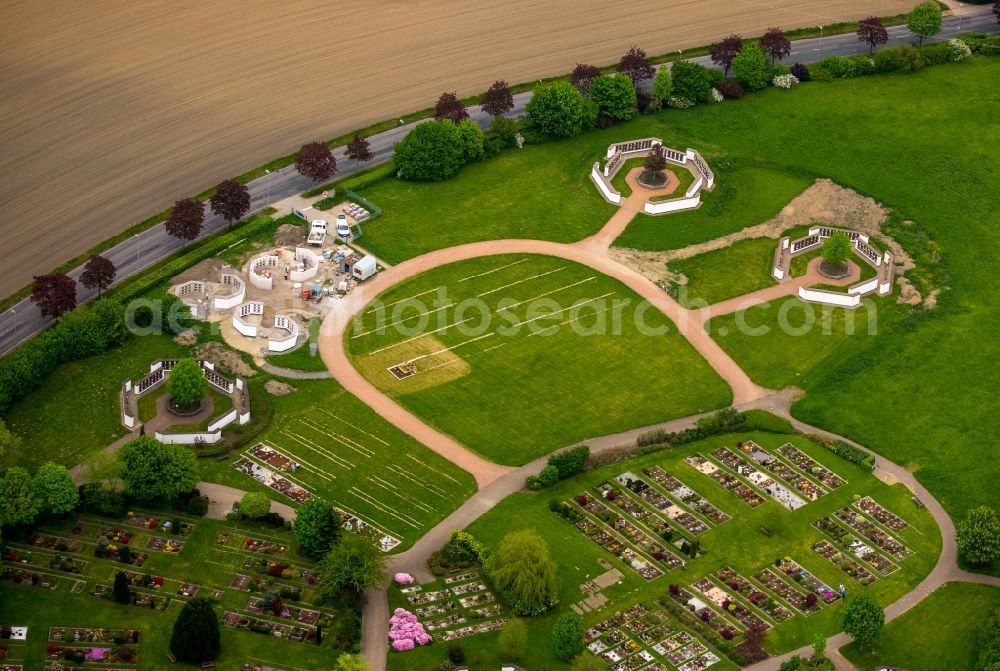 Gevelsberg from above - Grave rows on the grounds of the cemetery in Gevelsberg in the state North Rhine-Westphalia