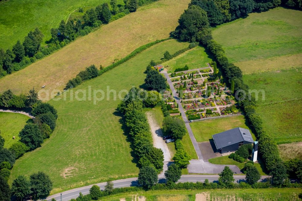 Aerial photograph Hattingen - Grave rows on the grounds of the cemetery in Hattingen in the state North Rhine-Westphalia