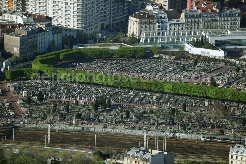 Aerial image Levallois-Perret - Grave rows on the grounds of the cemetery Cimetiere Levallois-Perret an der Rue Baudin in Levallois-Perret in Ile-de-France, France