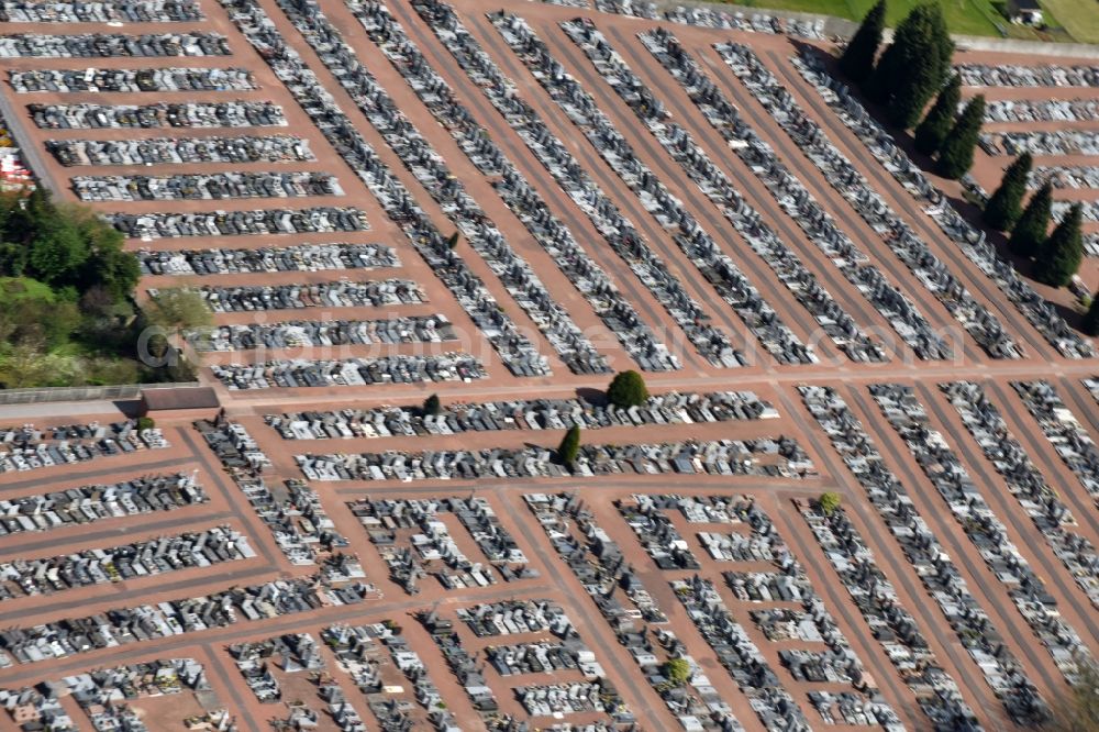 Lievin from above - Grave rows on the grounds of the cemetery Cimetiere de La Tourelle in Lievin in Nord-Pas-de-Calais Picardy, France