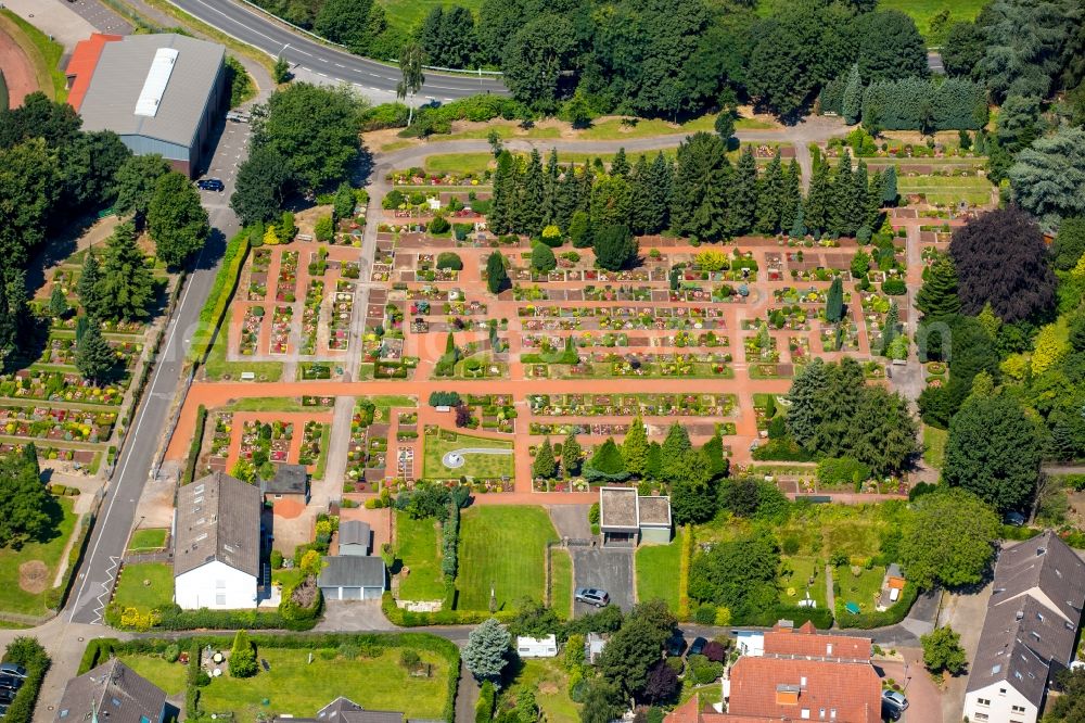 Hattingen from above - Grave rows on the grounds of the cemetery St. Mauritius in Hattingen in North Rhine-Westphalia