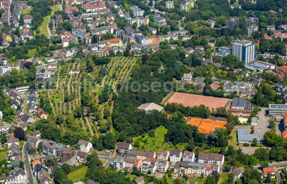 Aerial photograph Hattingen - Grave rows on the grounds of the cemetery St. Mauritius in Hattingen in North Rhine-Westphalia