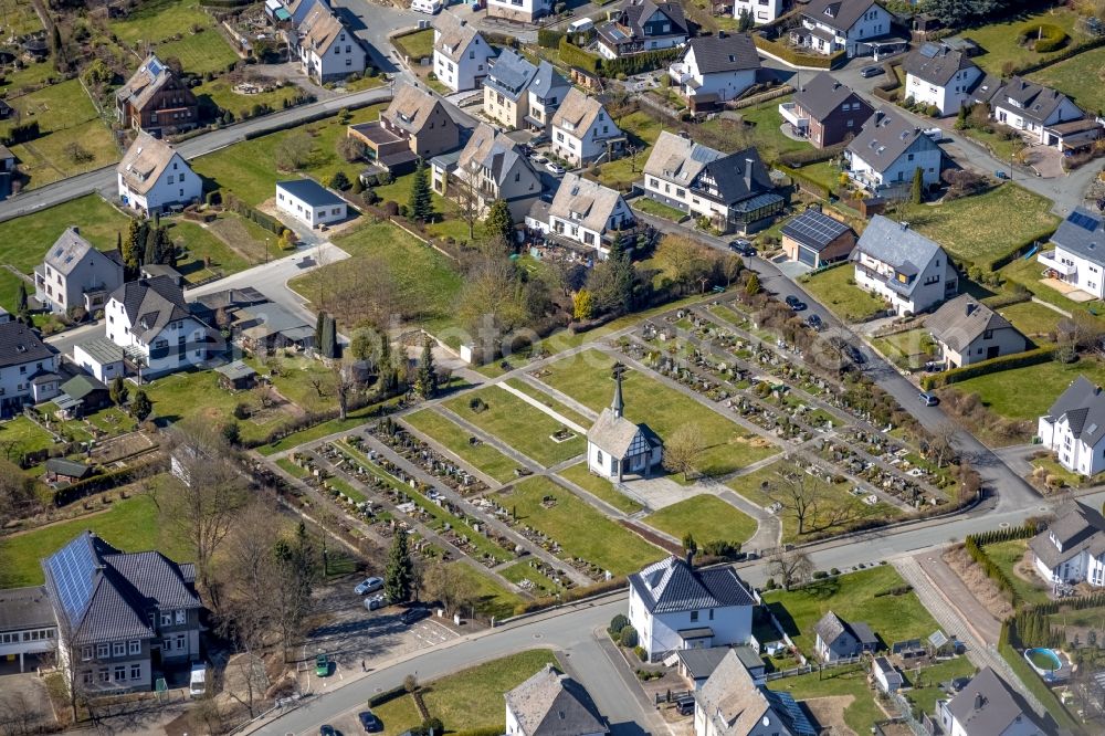 Aerial image Nuttlar - Grave rows on the grounds of the cemetery in Nuttlar at Sauerland in the state North Rhine-Westphalia, Germany