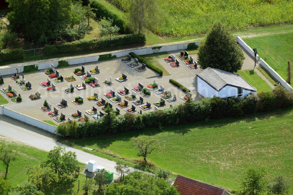 Dischingen from the bird's eye view: Grave rows on the grounds of the cemetery in the Demmingen part of Dischingen in the state of Baden-Wuerttemberg