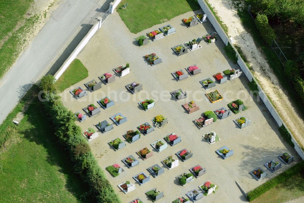 Aerial image Dischingen - Grave rows on the grounds of the cemetery in the Demmingen part of Dischingen in the state of Baden-Wuerttemberg