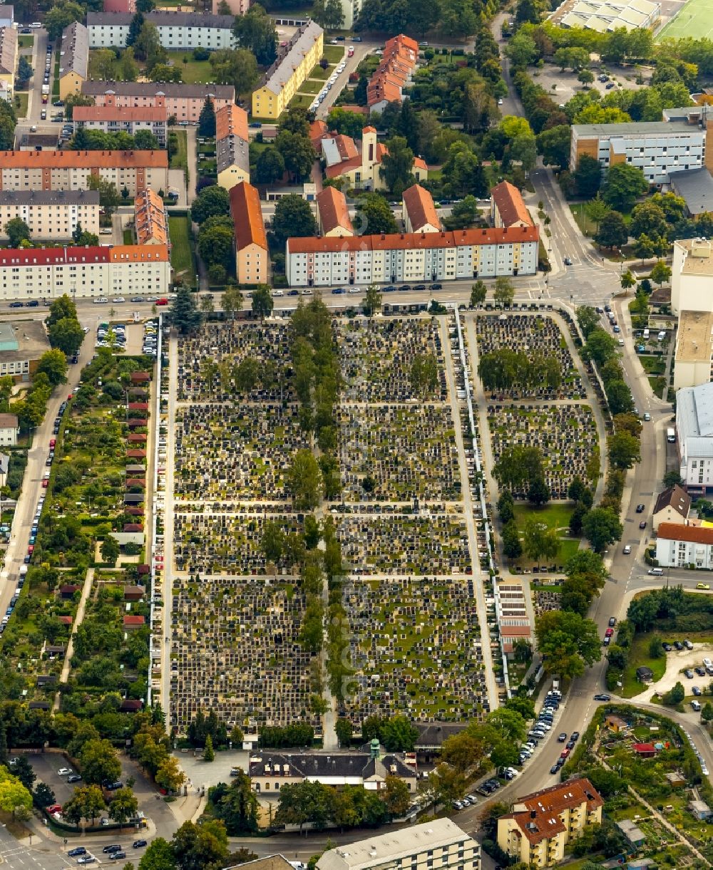 Aerial photograph Regensburg - Grave rows on the grounds of the cemetery in Regensburg in the state Bavaria