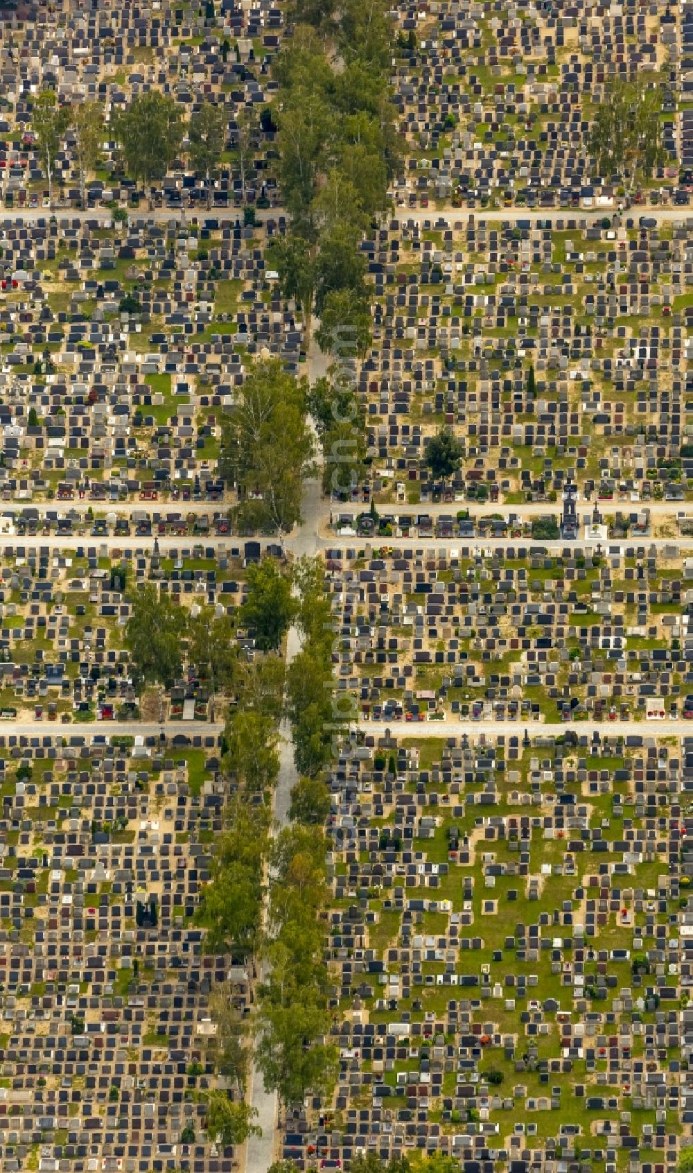 Regensburg from the bird's eye view: Grave rows on the grounds of the cemetery in Regensburg in the state Bavaria