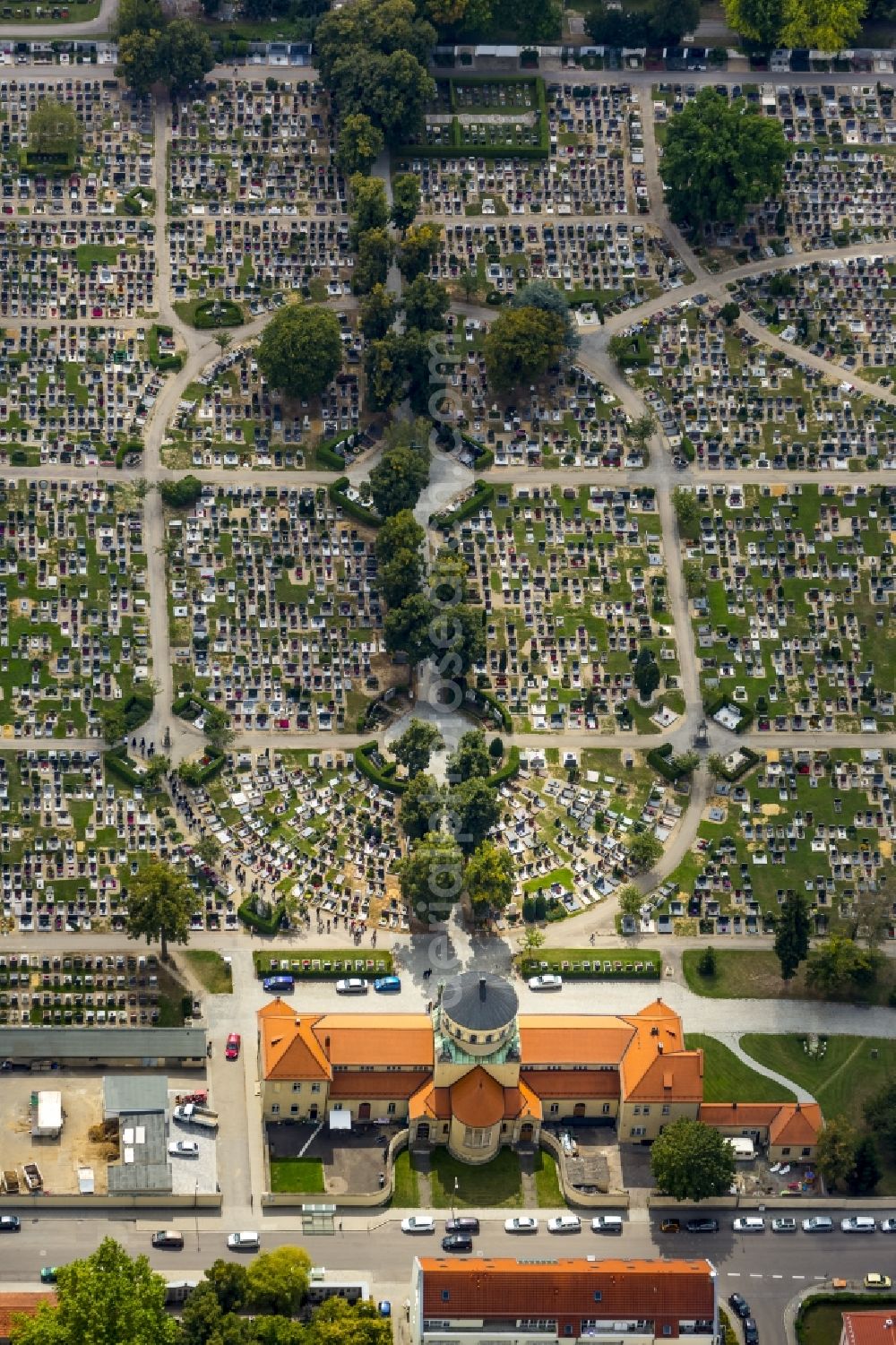 Aerial image Regensburg - Grave rows on the grounds of the cemetery in Regensburg in the state Bavaria