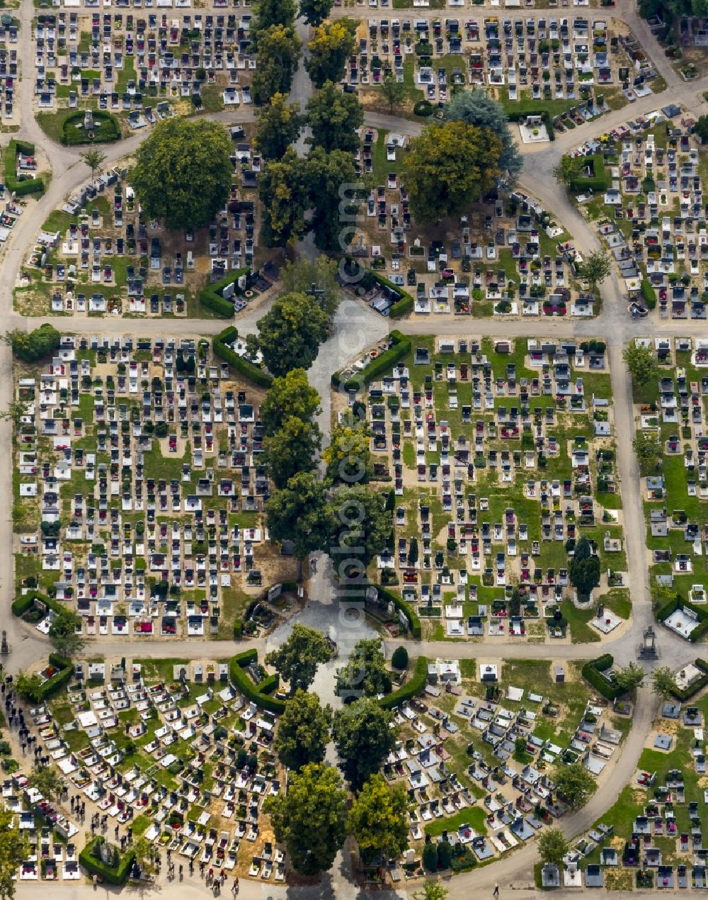 Regensburg from above - Grave rows on the grounds of the cemetery in Regensburg in the state Bavaria