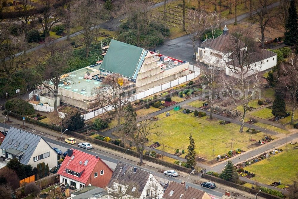 Gladbeck from the bird's eye view: Grave rows on the grounds of the cemetery in the district Gelsenkirchen-Nord in Gladbeck in the state North Rhine-Westphalia