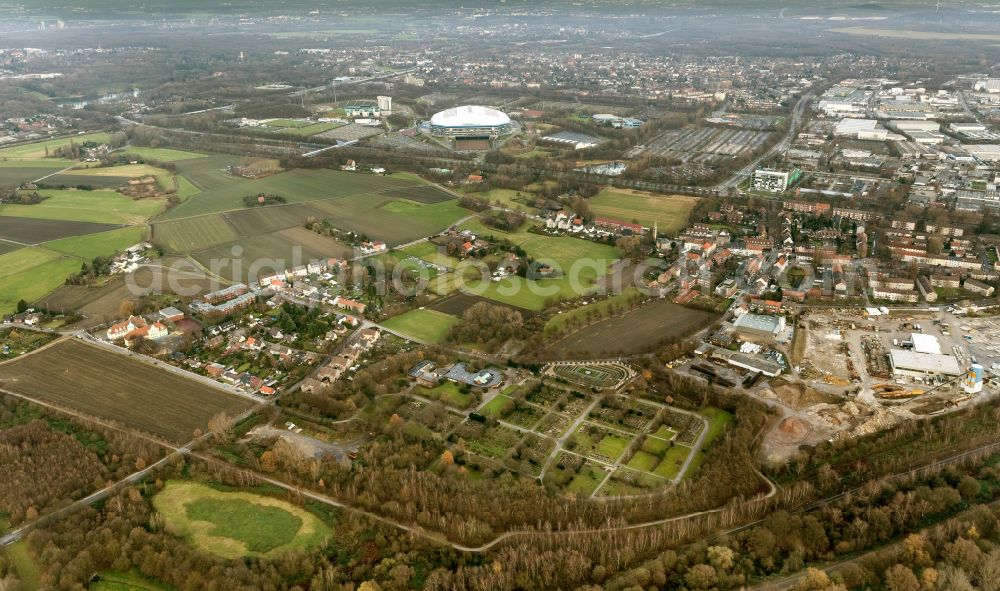 Aerial image Gelsenkirchen - Grave rows on the grounds of the cemetery Schalke-FanFeld on street Pfeilstrasse in the district Beckhausen in Gelsenkirchen at Ruhrgebiet in the state North Rhine-Westphalia, Germany