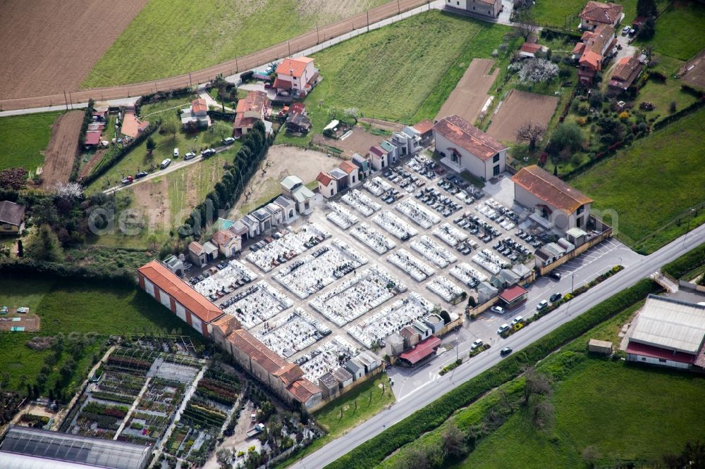 Strettoia from above - Grave rows on the grounds of the cemetery in Strettoia in Toskana, Italy