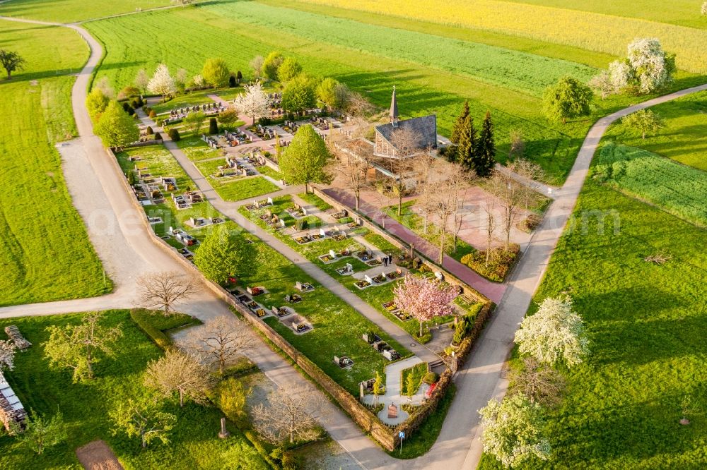 Aerial photograph Völkersbach - Grave rows on the grounds of the cemetery in Voelkersbach in the state Baden-Wurttemberg, Germany