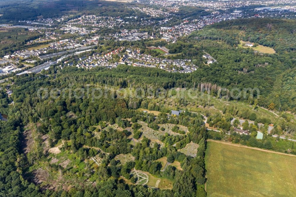 Menden (Sauerland) from above - Grave rows on the grounds of the cemetery Waldfriedhof Am Limberg in Menden (Sauerland) in the state North Rhine-Westphalia, Germany