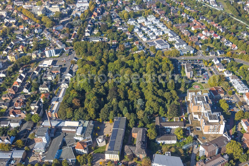 Unna from above - Grave rows on the grounds of the cemetery Westfriedhof Unna in Unna at Ruhrgebiet in the state North Rhine-Westphalia, Germany