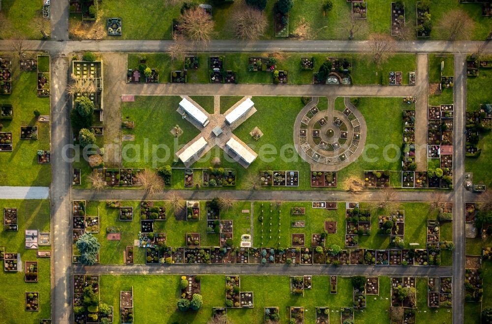 Aerial photograph Witten - Grave rows on the grounds of the cemetery in Witten in the state North Rhine-Westphalia