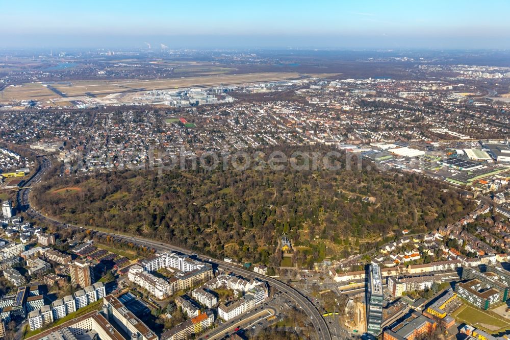 Düsseldorf from above - Grave rows on the grounds of the cemetery in Duesseldorf in the state North Rhine-Westphalia, Germany