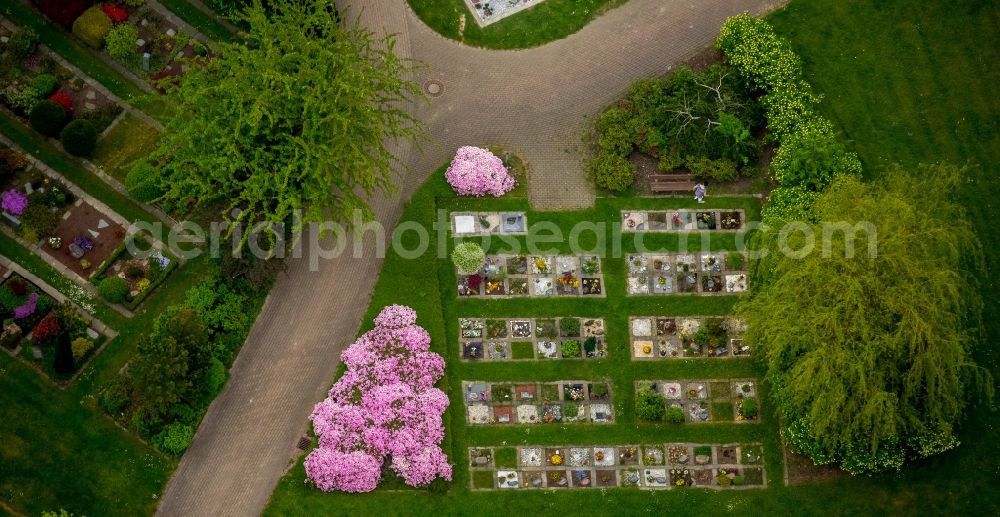 Aerial image Gevelsberg - Grave rows- urn on the premises of the Central municipal cemetery in Gevelsberg in North Rhine-Westphalia