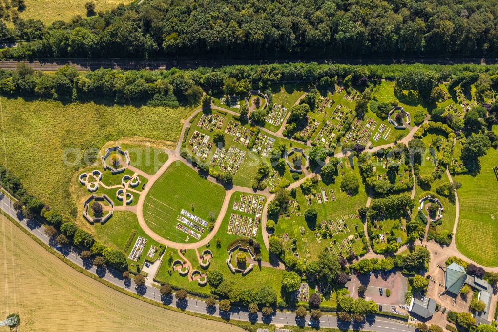 Gevelsberg from the bird's eye view: Grave rows- urn on the premises of the Central municipal cemetery in Gevelsberg in North Rhine-Westphalia