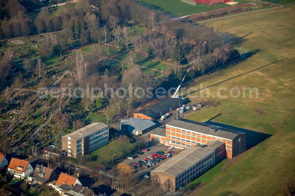 Aerial image Hamm - Grave rows and war graves site on the grounds of the cemetery Suedenfriedhof Am Huelsenbusch in Hamm in the state North Rhine-Westphalia