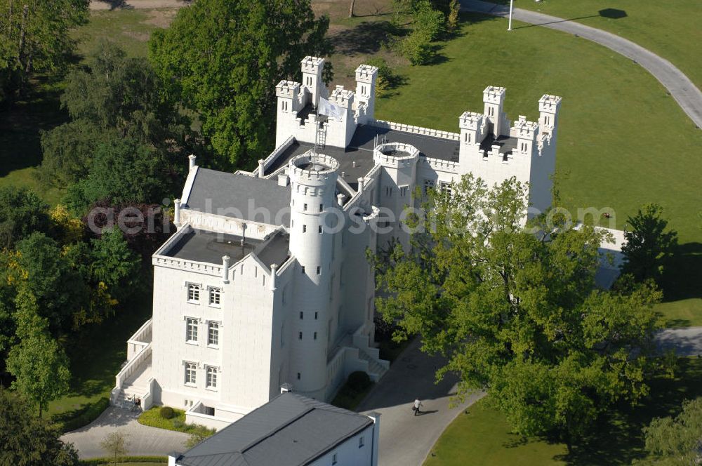 Heiligendamm from above - Blick auf die Burg Hohenzollern vom Grand Hotel Heiligendamm. Der bekannte Ortsteil von Bad Doberan in Mecklenburg-Vorpommern ist das erste Seebad Deutschlands und liegt direkt an der Ostseeküste in der Mecklenburger Bucht. Die Burg Hohenzollern wurde 1845-1848 im Auftrag von Großherzog Paul Friedrich erbaut und gehört heute zu den 7 Häusern des Grand Hotels Heiligendamm. Die Burg umfasst 12 luxuriöse Doppelzimmer und 9 Suiten. Kontakt: Grand Hotel Heiligendamm, Prof.-Dr.-Vogel-Straß????????????????????????????????????????????????????????????????????????????????????????????????