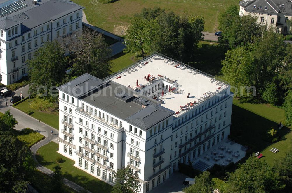 Aerial image Heiligendamm - Blick auf das Severin Palais vom Grand Hotel Heiligendamm. Der bekannte Ortsteil von Bad Doberan in Mecklenburg-Vorpommern ist das erste Seebad Deutschlands und liegt direkt an der Ostseeküste in der Mecklenburger Bucht. Das Severin Palais gehört zu den 7 Häusern des Grand Hotels Heiligendamm und umschließt neben seinen 50 luxuriösen Doppelzimmer und 18 Suiten auch einen 3000 qm großen Wellnessbereich. Es ist der einzige Neubau der Hotelanlage. Kontakt: Grand Hotel Heiligendamm, Pro??????????????????????????????????????????????????????????????????????????????????????????????????????????????????