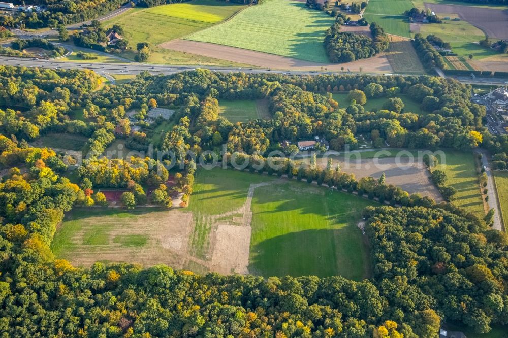 Aerial photograph Gladbeck - Structures of a field landscape and balloon grid in Gladbeck in the state North Rhine-Westphalia